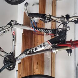 Trek 4900 Mountain Bike for Sale in Willowbrook IL OfferUp