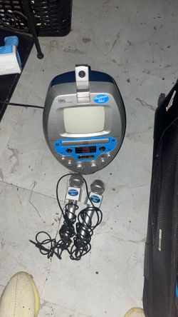Rare CDG American Idol HOME KARAOKE SYSTEM W Microphone And Working Camera and two mics 50$ obo