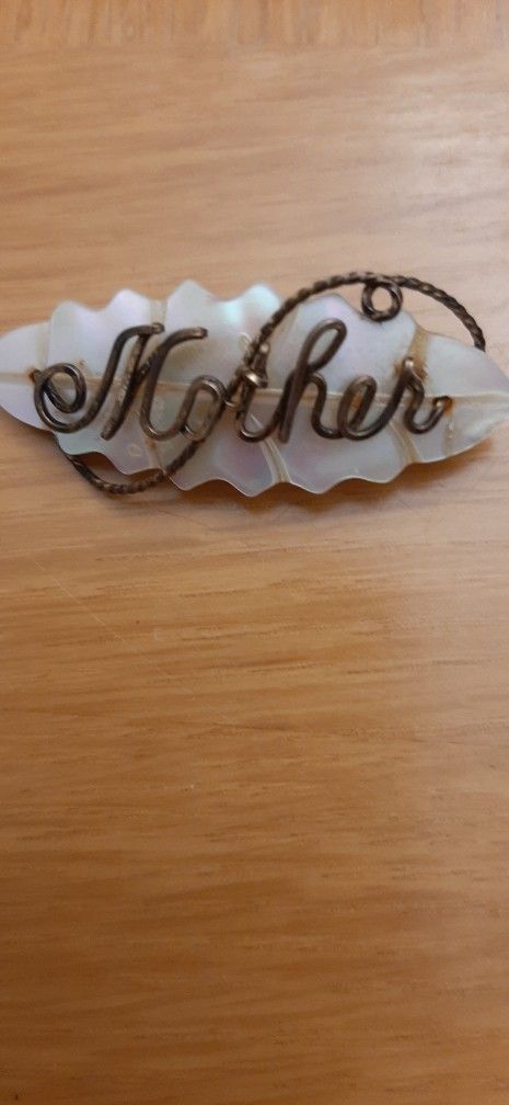 "Mother" of Pearl Gold Tone Wire Leaf Brooch.