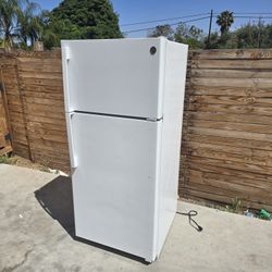 GE Refrigerator