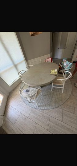 Round Dining Table with 4 Wishbone Chairs