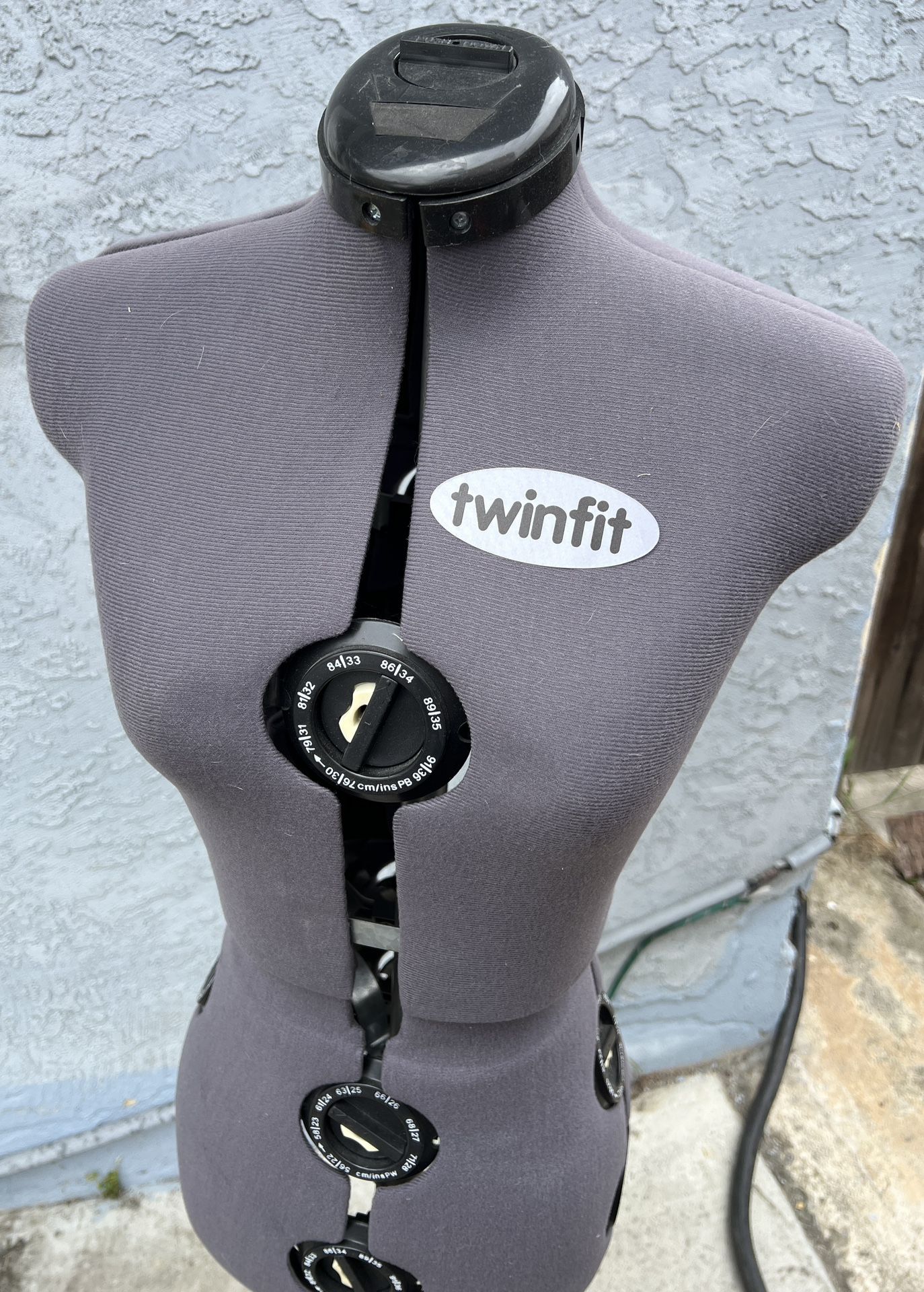 Dritz TwinFit Adjustable Dress Form (Small)
