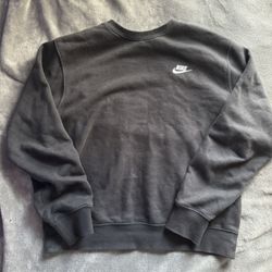black nike crew neck