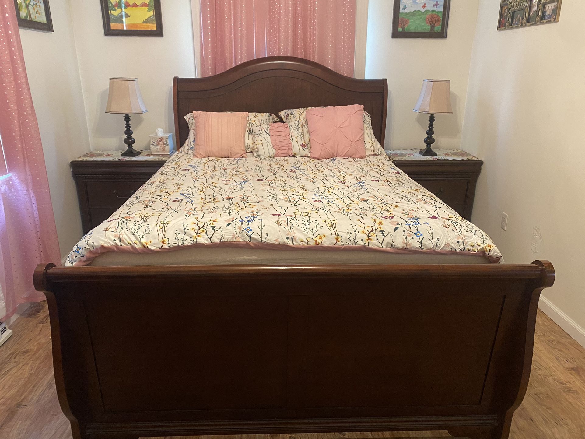 Queen Size Bed 