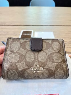 Authentic Coach F54023 Medium Corner Zip Wallet in Signature Canvas