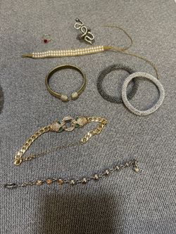 25 pieces of costume jewelry
