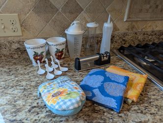 Kitchen Accessories - Mugs, Dressing Bottles, Oil Dispenser, Appetizer Tasting Spoons, Knife Sharpener, Hot Mit, Tea Towels