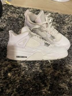 Multiple Pairs Of Nikes