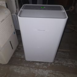 50-pints Hisense Dehumidifier In Excellent Condition 