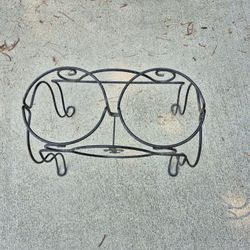 Pet   Food Dish Holder