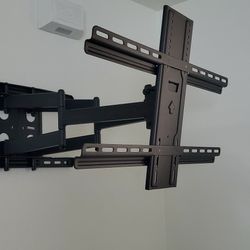 Motion TV Mount

