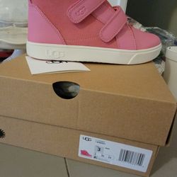 Little Girl Size 3 UGG T Rennon ii