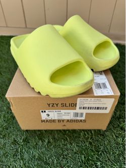 Genuine Yeezy Green Glow Sandal Slides Size 9