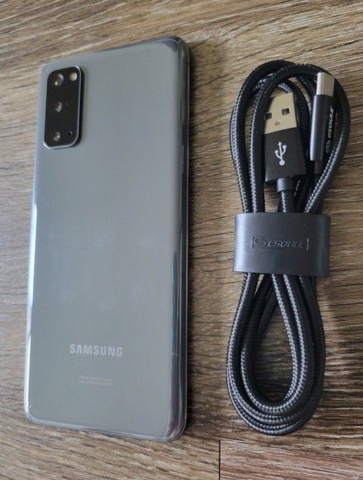 New Condition! 📱Unlocked ~Samsung Galaxy S20 ~Any Sim Card!