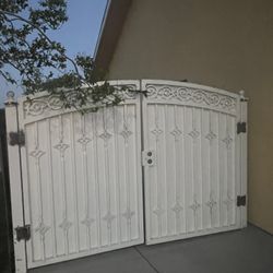 Porton De Dos Puertas