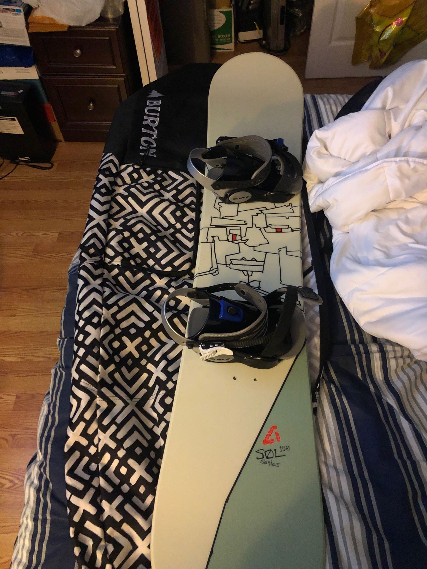 Burton snowboard with bag