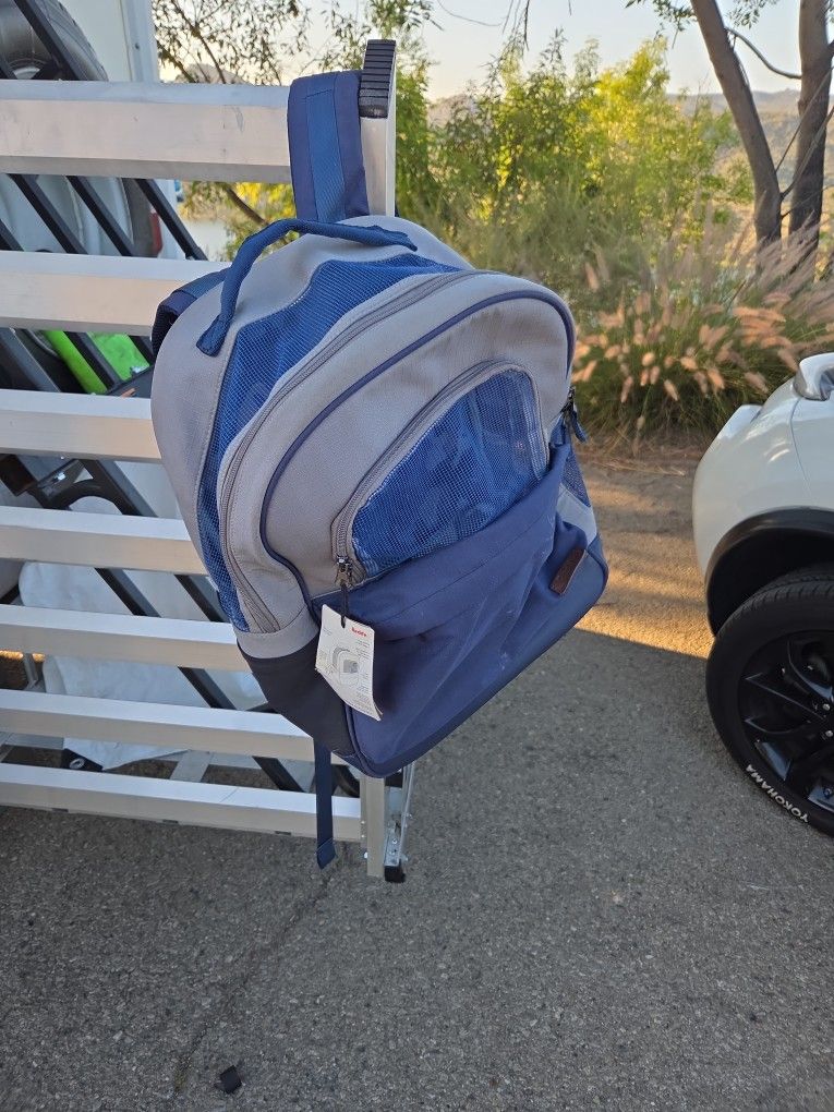 DOG/CAT BACKPACK CARRIER BRAND NEW