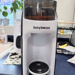 Baby Breeza Formula Dispenser