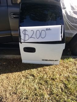2000 Chevy Suburban RearDoors