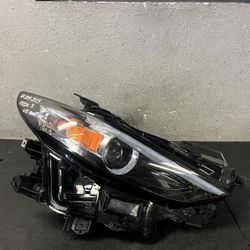 2019-2020-2021-2022-2023 MAZDA 3 w/ADAPTIVE RIGHT HEADLIGHT OEM USED