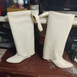 Beautiful Forever 21 White Boots