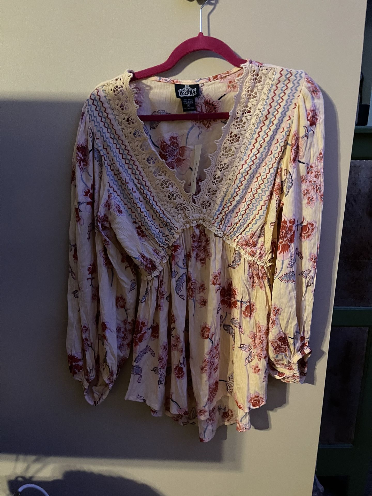 Angie NWT Boho V-Neck Tunic Top