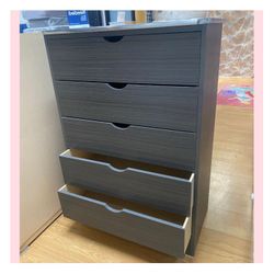 Dresser/ Five drawers dresser