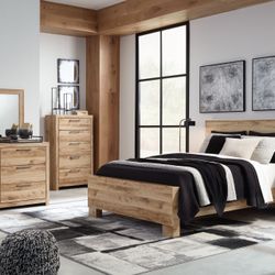 Queen Bed Dresser Mirror Nightstand $999
