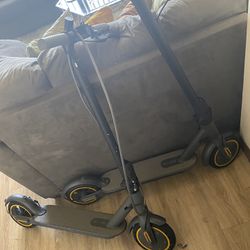 2 Electric Scooters/With Charger