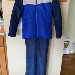 Snow suit size 8 jacket and pants good condition outfit winter