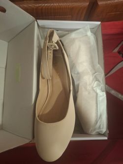 Woman's shoes