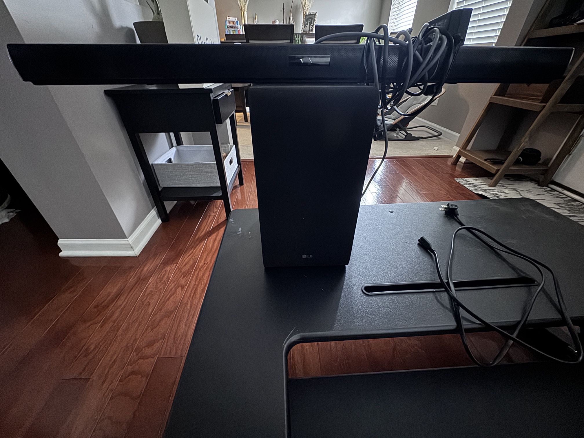 LG Soundbar w/ subwoofer 