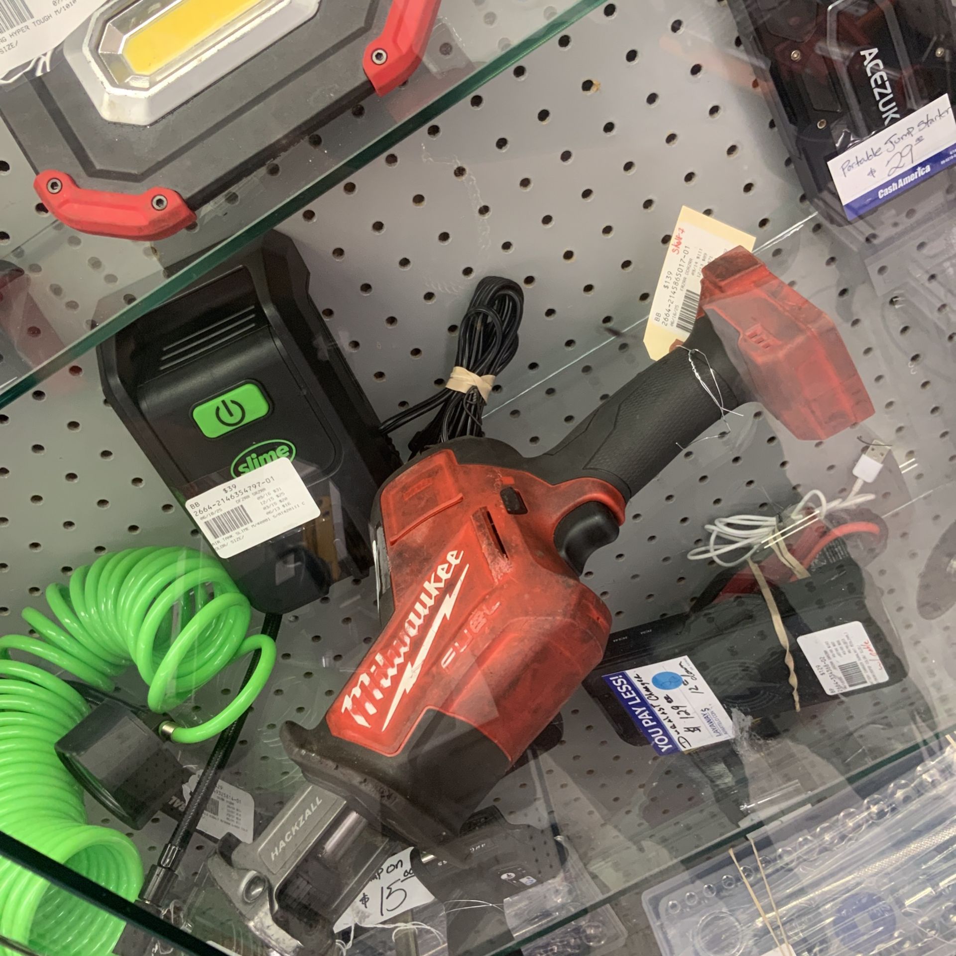 Milwaukee saw