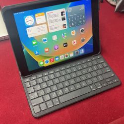 5th Gen iPad 128GB WiFi & Cellular