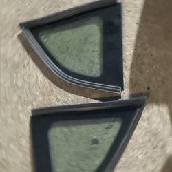 2020 Challenger Quarter Panel Glass 