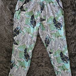NWOT Roxy Linen blue/green Floral Joggers sz XS, never worn 