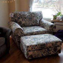 Oversized Chair With Ottoman On Wheels