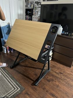 study table / artist table