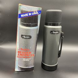 Vintage Aladdin Quart Thermos Rugged American with handle Made in USA Used