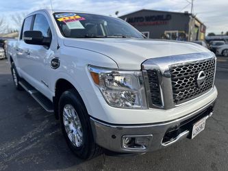 2017 Nissan TITAN