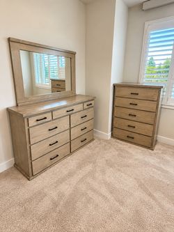 3-Piece Dresser Set with Mirror and Chest
