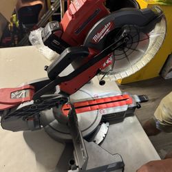 Milwaukee M18 Fuel 10 Inch Miter Saw 