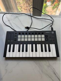 Novation Launchkey Mini MK3