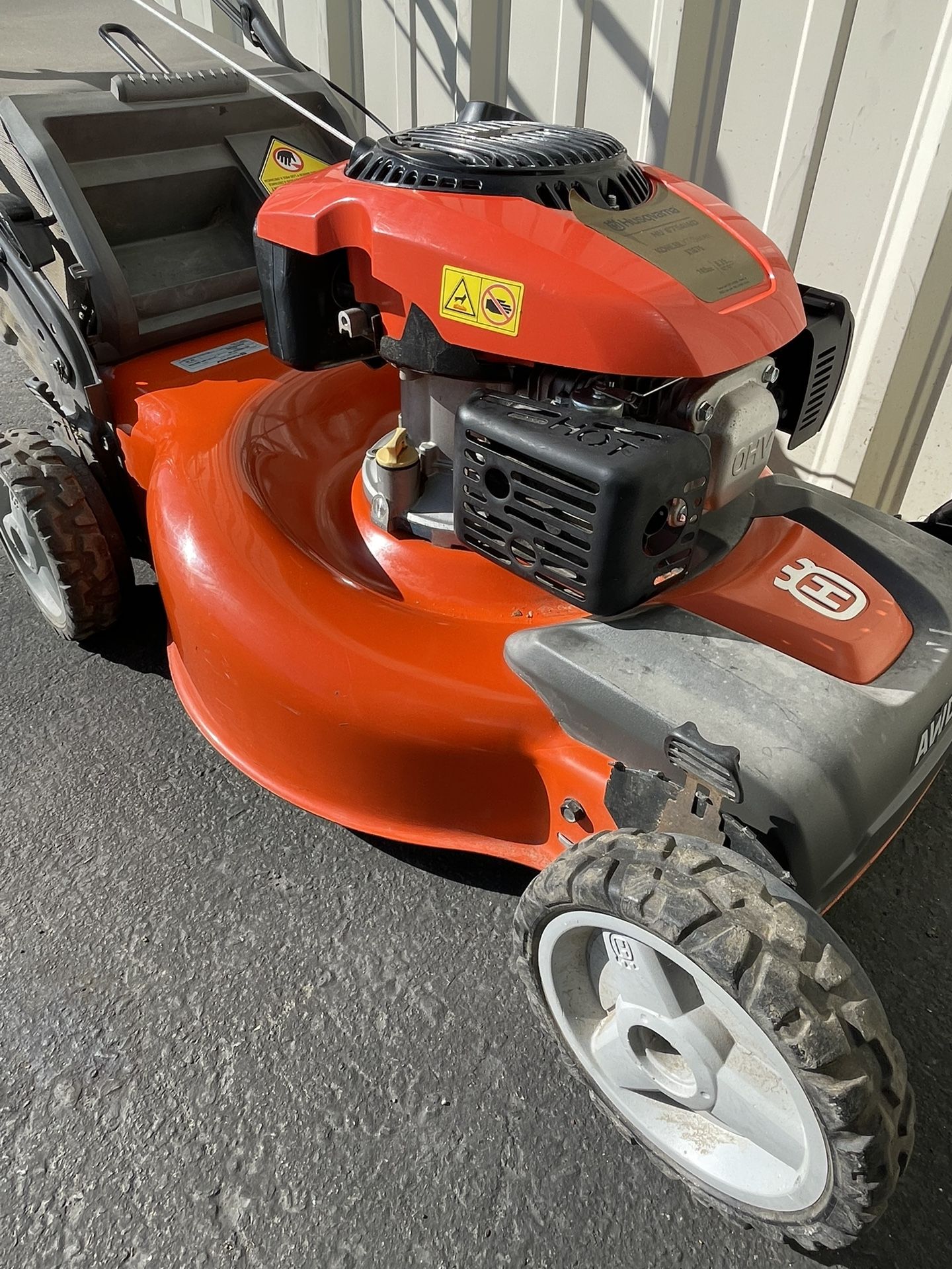 Husqvarna Lawnmower Self Propelled AWD Transmission!