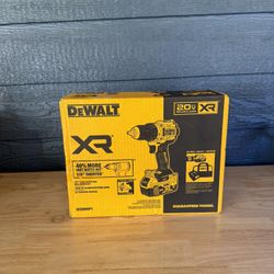 Brand New Dewalt 20V MAX XR Lithium-lon Cordless Compact 1/2 in. Drill/Driver kit