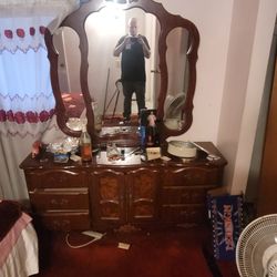 Bedroom Furniture Set