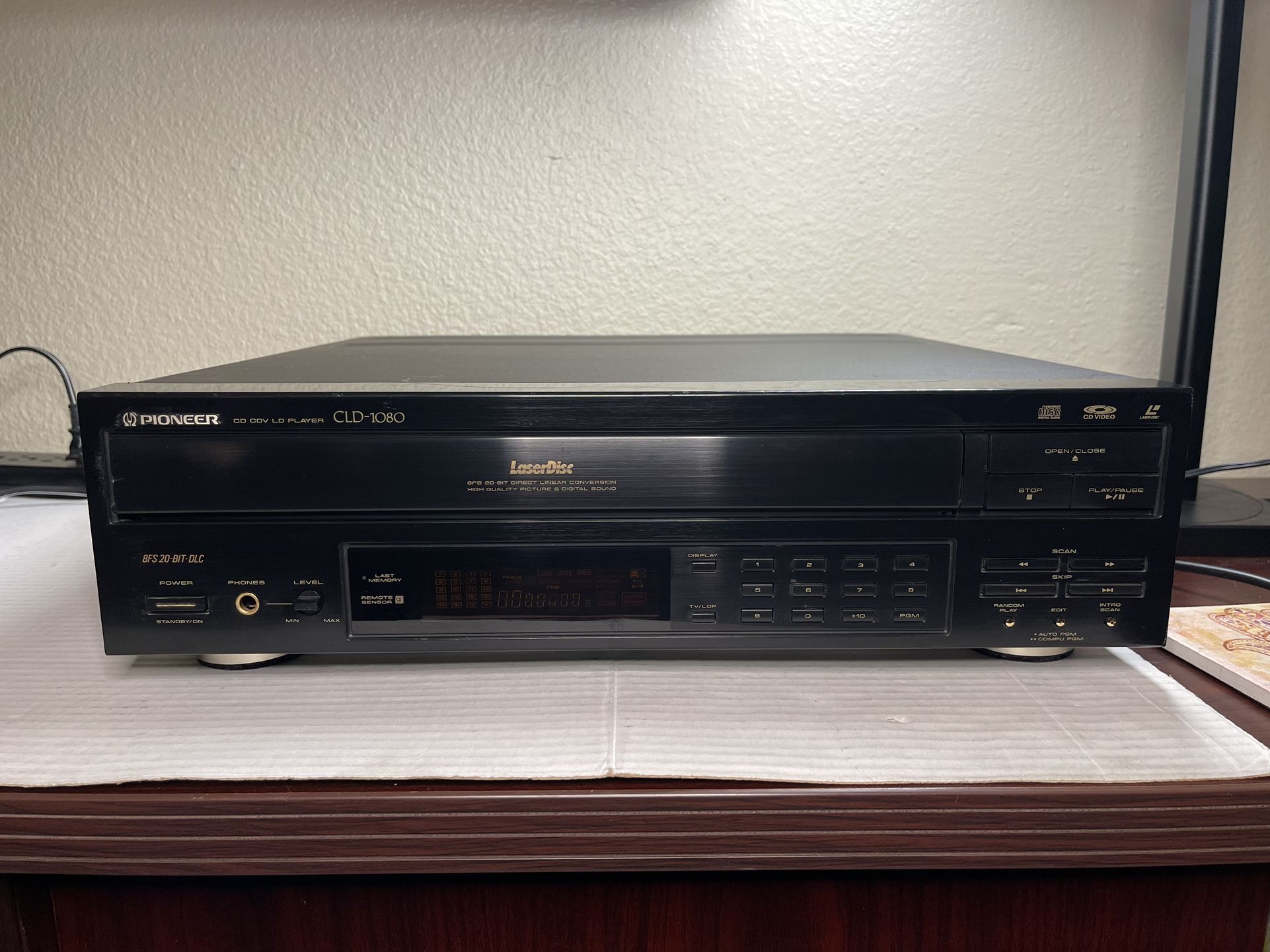 Pioneer CLD-1080 Laserdisc Player