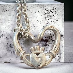 Vintage Sterling Silver Irish Claddagh Pendant Hands Heart Crown Celtic Love


Description: Vintage sterling silver Irish claddagh pendant. 