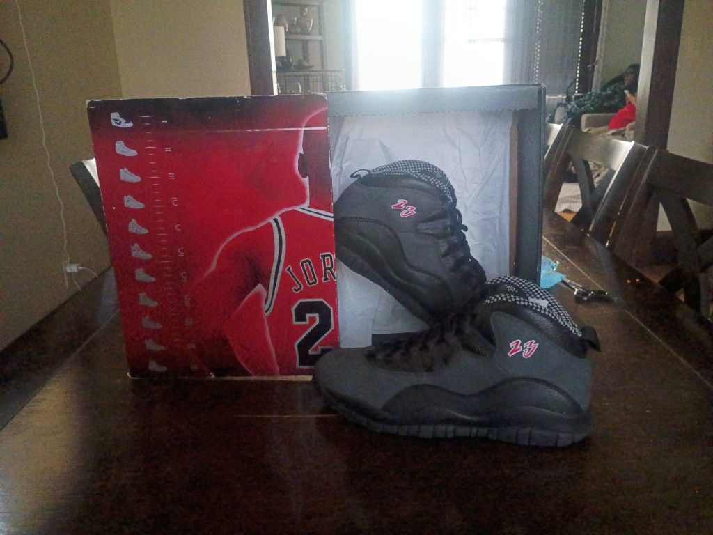 Jordan 10s Never Worn With Box Size 11 Insoles With Brand New