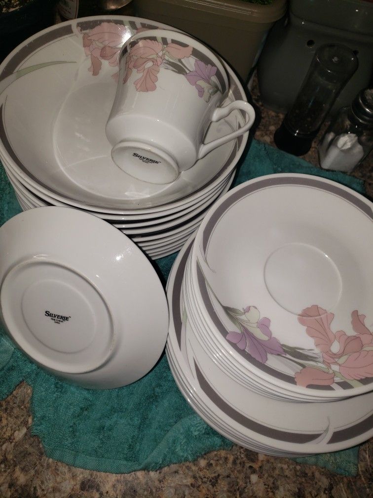 Vintage China Sweet Iris